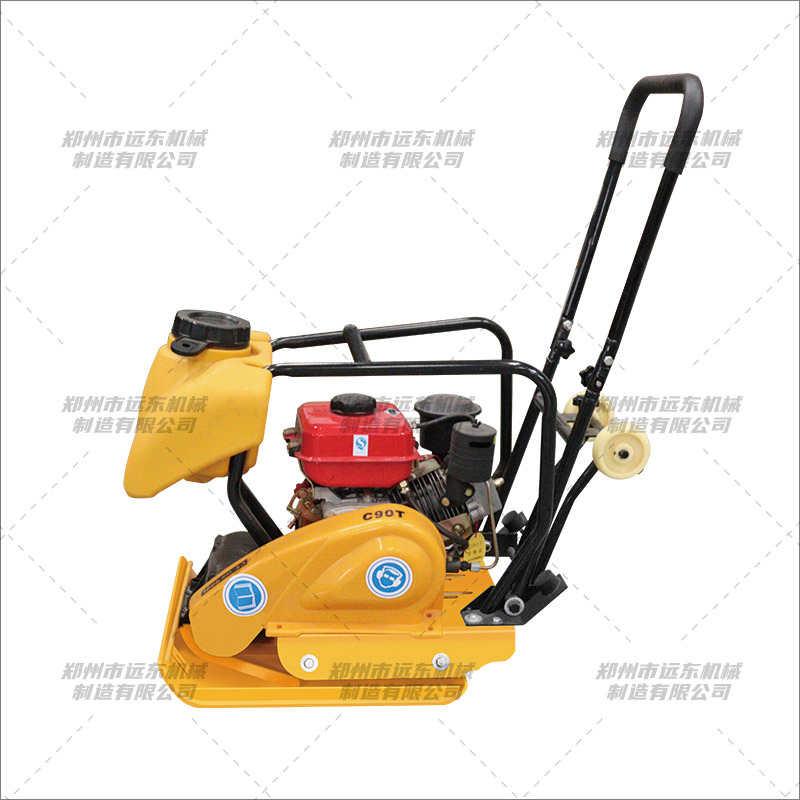 C90T型柴油款平板夯(图1)